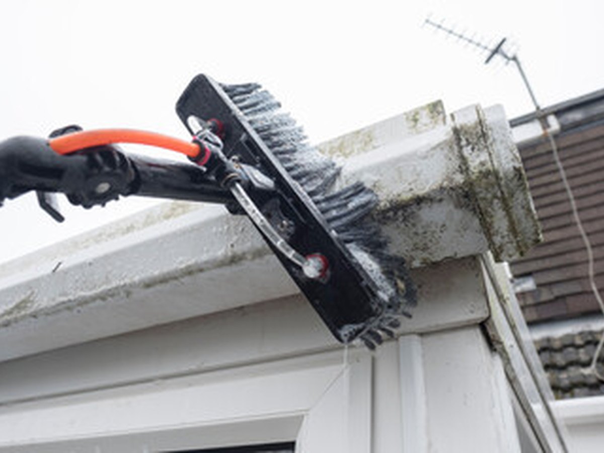 Gutter cleaning project by BMS Vanguard Roofing – photo 3